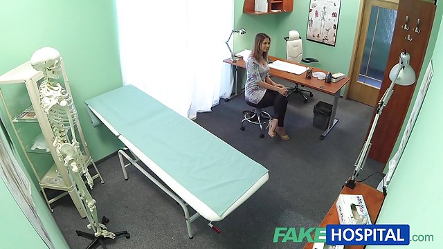 دوقلوها را در حمام لعنتی sex زن زیبا