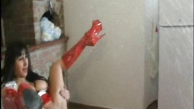 برای ارگاسم آوردن یک دیک سکس دو زن با کیر مصنوعی بزرگ